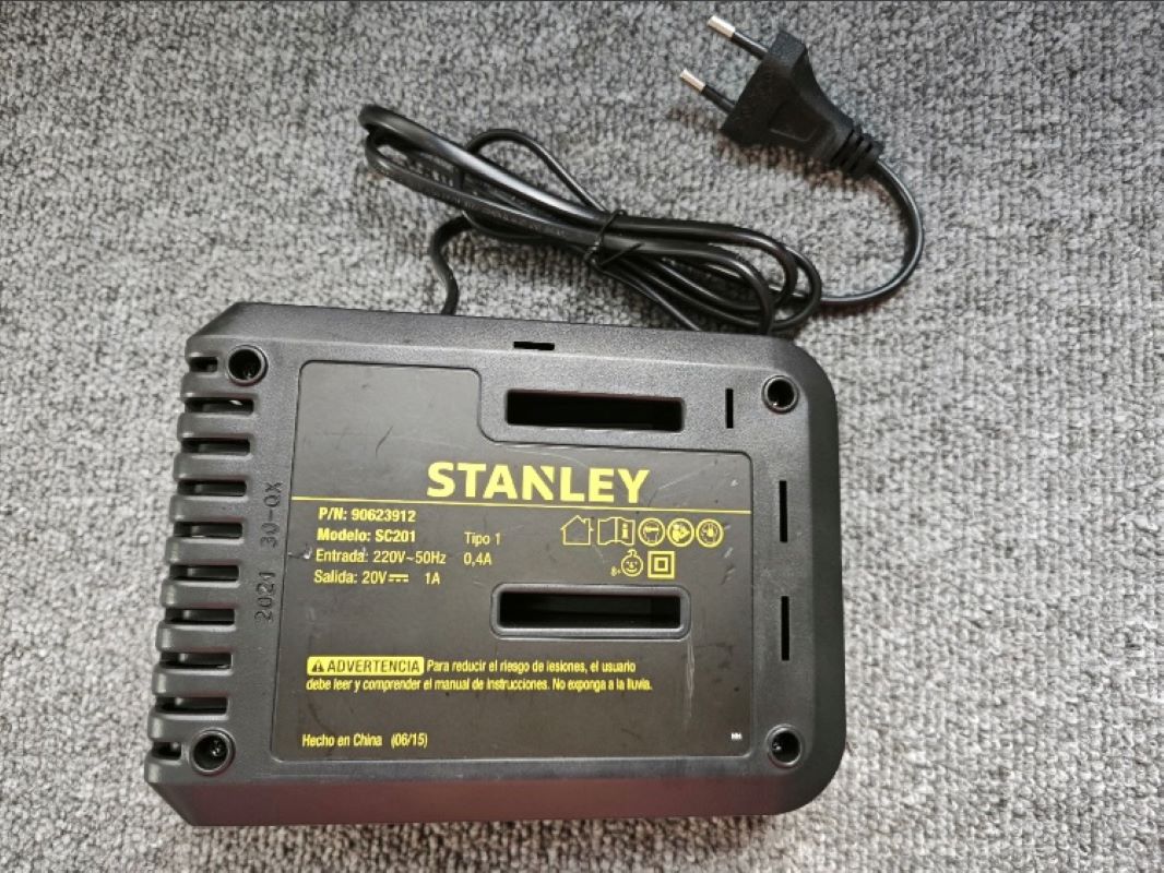 Pengisi Daya Baterai 20V 1A un - Power Tools Stanley ulasan dan harga