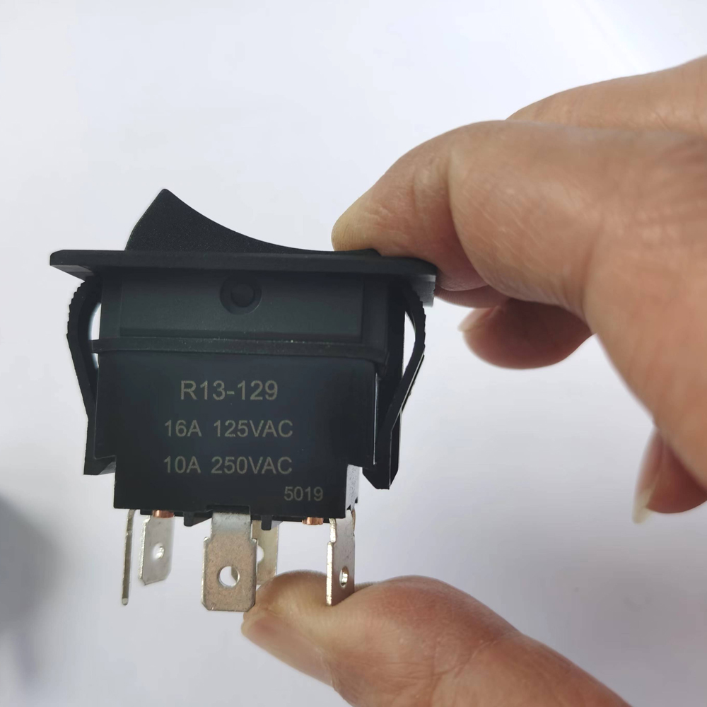 R13-129 4Pin 6Pin 125/250V 16A - Power Tools Electrical ulasan dan harga